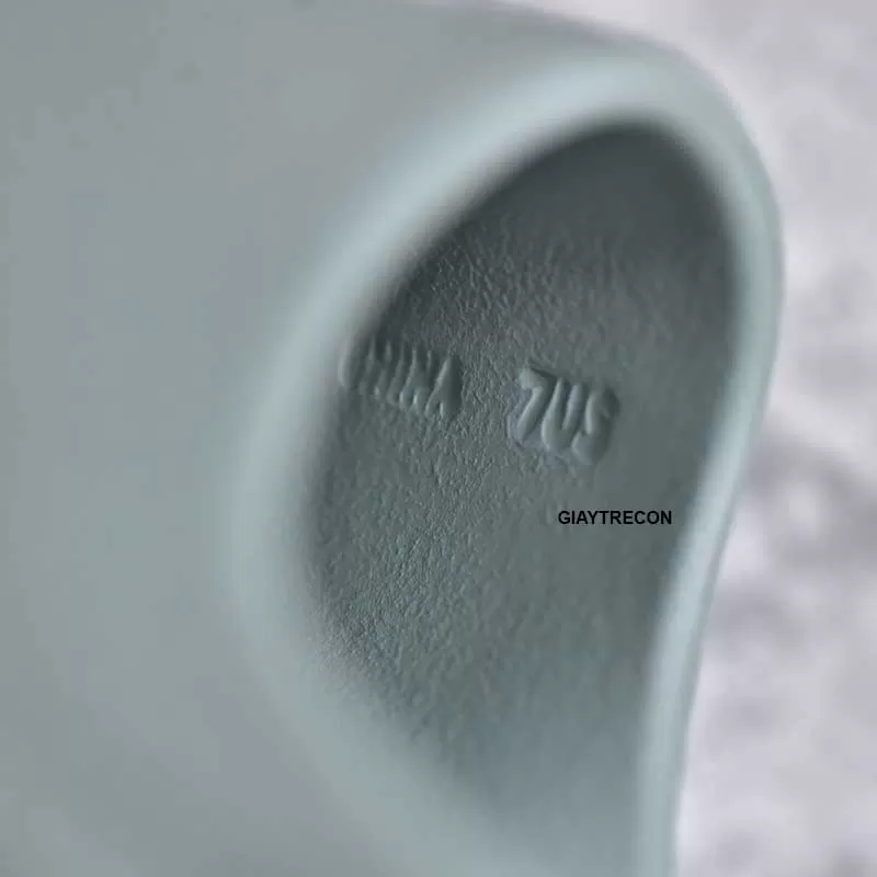 Dép Yeezy Slide Salt Vân Nhám Xanh Xám