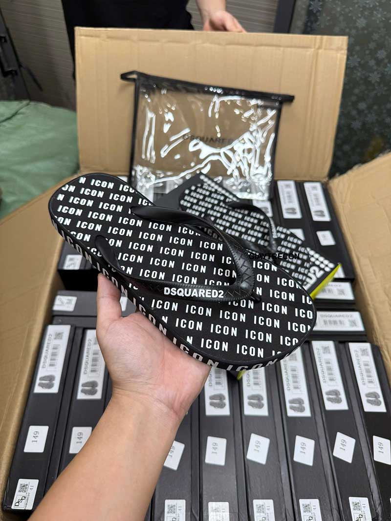 Dép tông Dsquared2 chữ ICON Đen Trắng